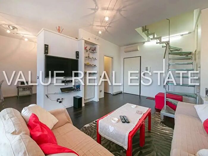 Appartamento trilocale in vendita in Via Tolstoi, Milano