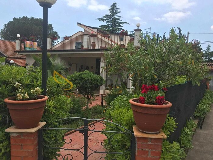 Casa quadrilocale in affitto in Corso Ara di Giove, Pedara