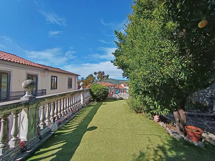 Appartamento con 5 locali in vendita in Via Francesco Guarino, Solofra