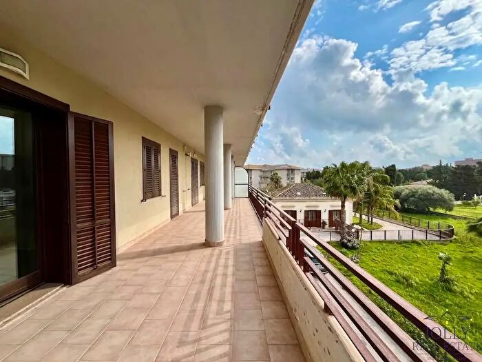 Appartamento con 5 locali in vendita in Viale Scala Greca, Siracusa