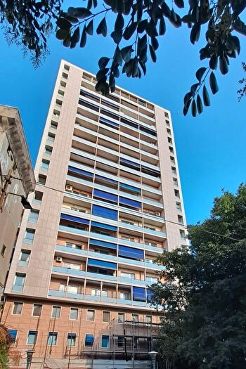 Appartamento quadrilocale in vendita in Via Botteri, Genova