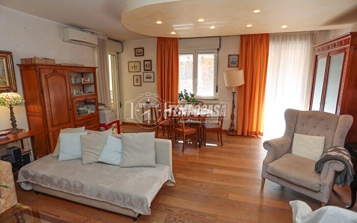 Appartamento trilocale in vendita in Via Tatarella a, Valenzano