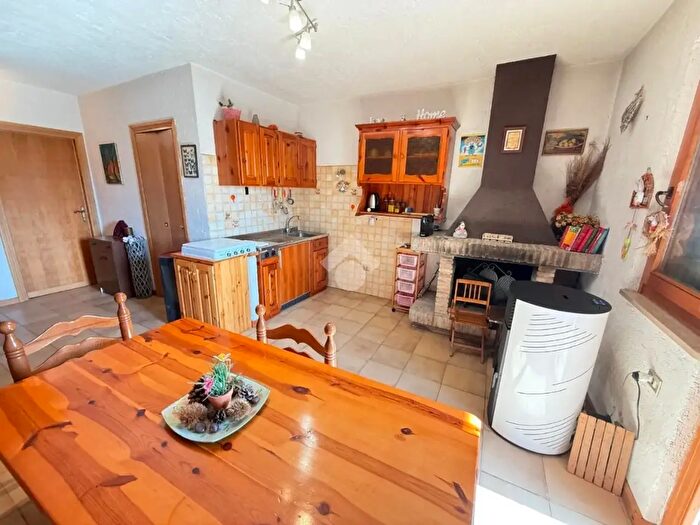 Appartamento trilocale in vendita in Via Peschiere, Arcinazzo Romano