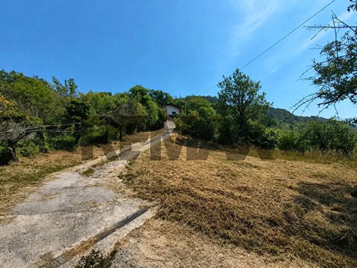 Casa con 6 locali in vendita in Località Gorrette, Millesimo