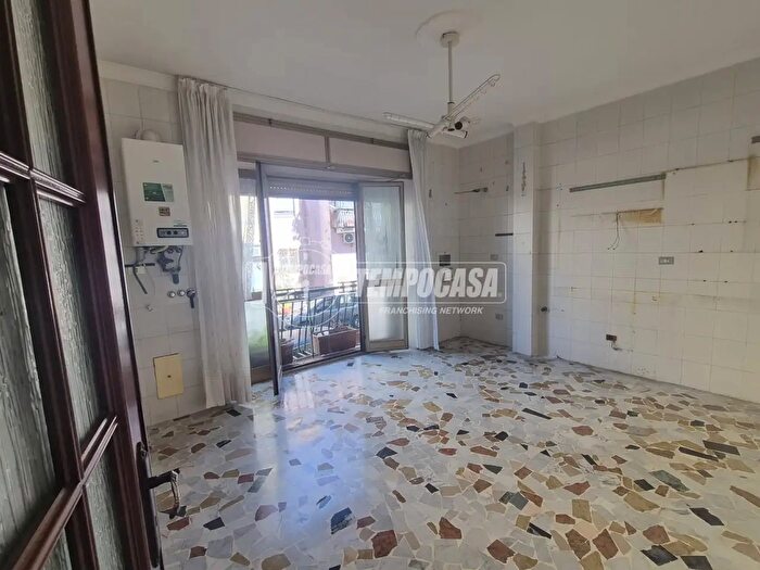 Appartamento quadrilocale in vendita in Via Gigante Mario, Napoli