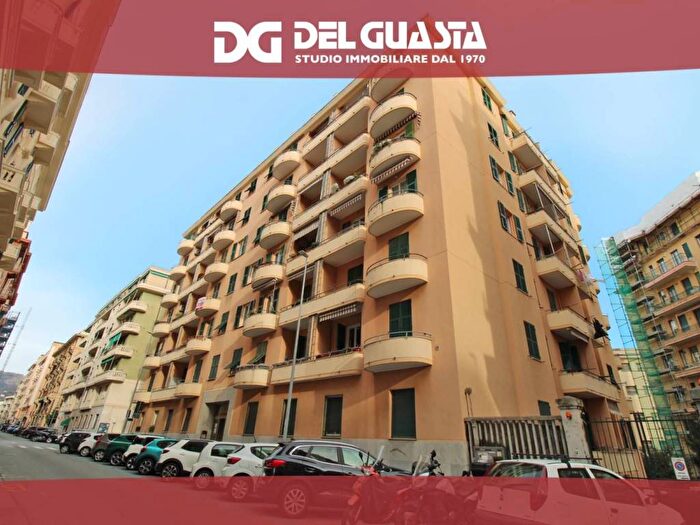 Appartamento con 6 locali in affitto in Via Trento, Albaro, Genova