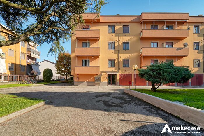 Appartamento trilocale in vendita in Via Verona, Dresano