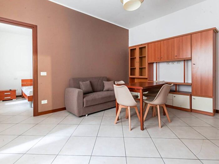 Appartamento bilocale in affitto in Via Carlo Farini, Isola, Milano