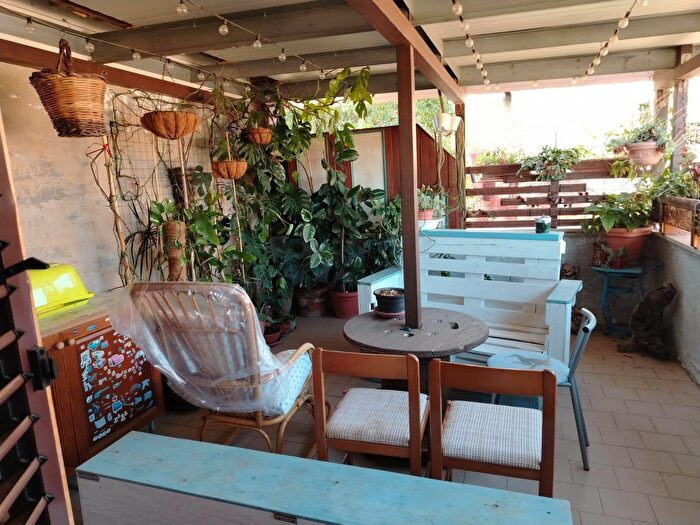 Casa con 8 locali in vendita in Monte Porzio