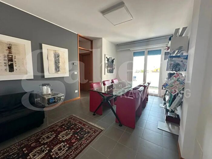 Appartamento trilocale in vendita in Via Leonardo da Vinci, Tortoreto