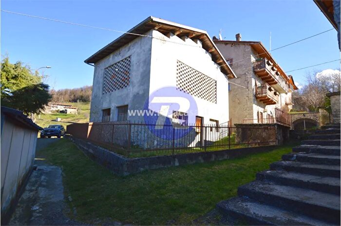 Casa trilocale in vendita in Via Pralungo San Giovanni Bianco Bg, San Giovanni Bianco