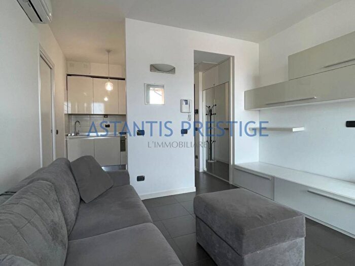 Appartamento bilocale in affitto in Via dei Crollalanza, Navigli Darsena, Milano