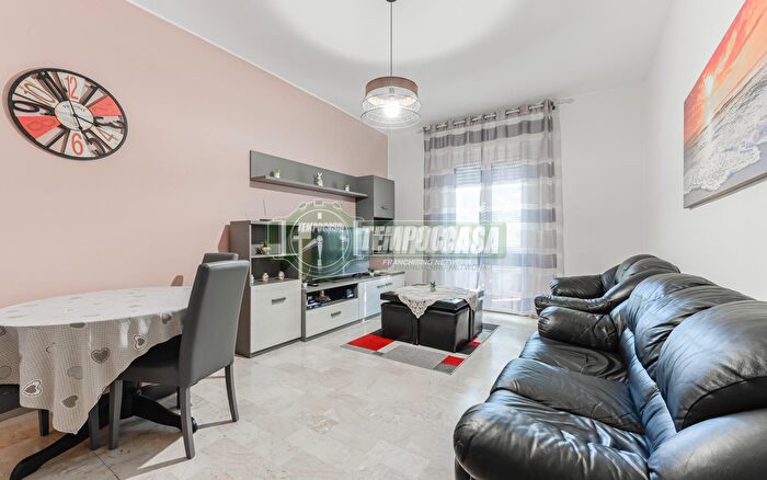 Appartamento trilocale in vendita in Via Banfi, Vimercate