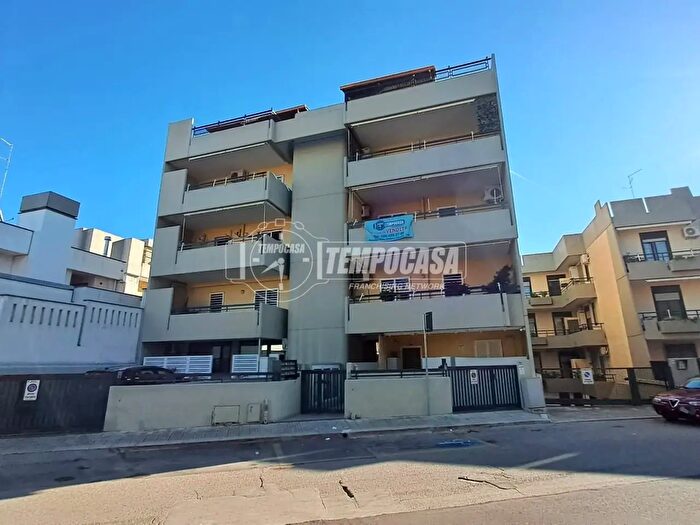 Appartamento trilocale in vendita in Via Conella, Adelfia