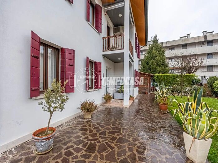 Casa con 5 locali in vendita in Via Giugno, Spinea