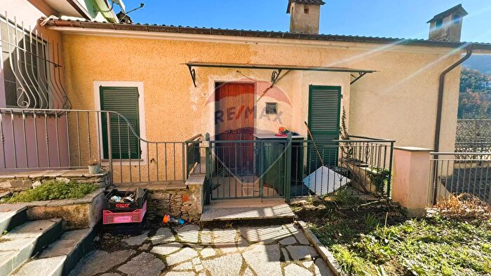 Appartamento quadrilocale in vendita in Passo del Solco, Avegno