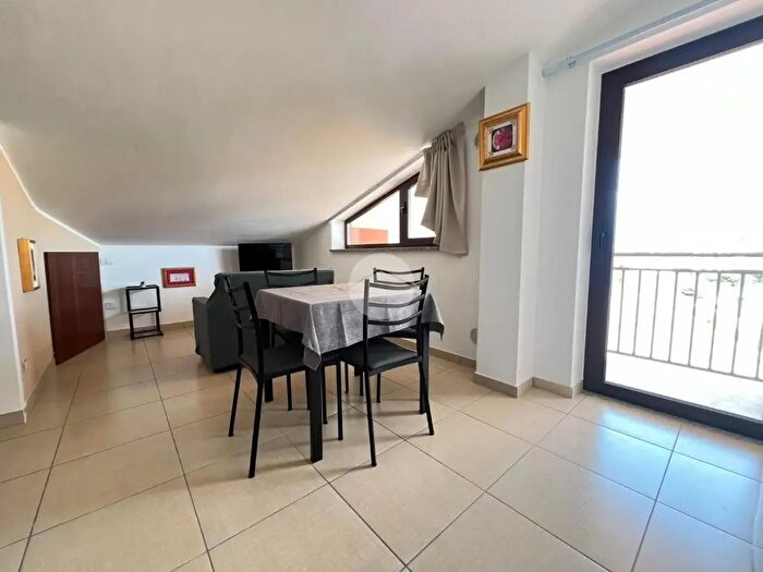 Appartamento trilocale in vendita in Via Pantoni, Montalto Uffugo