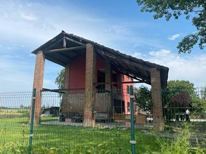 Casa con 5 locali in vendita in Viguzzolo