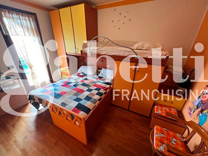 Casa con 5 locali in vendita in Via Ippolito Bochi, Roe Volciano