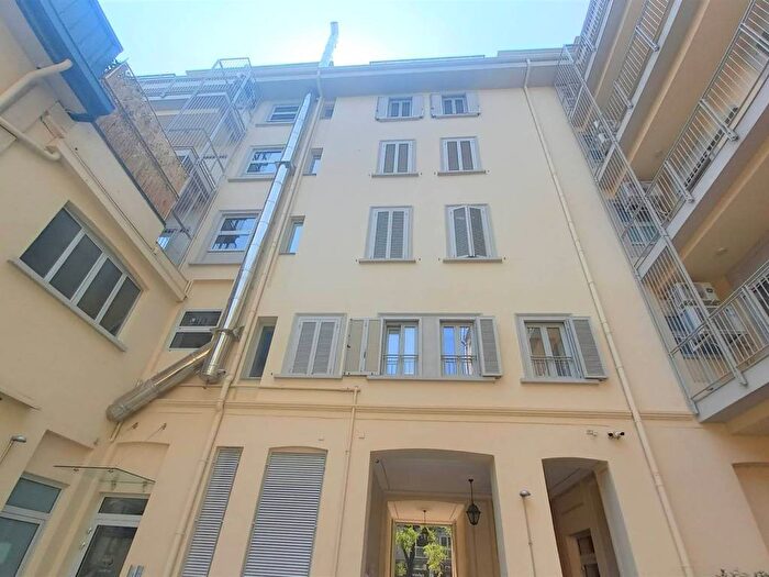 Appartamento trilocale in affitto in Via Solari, Solari, Milano
