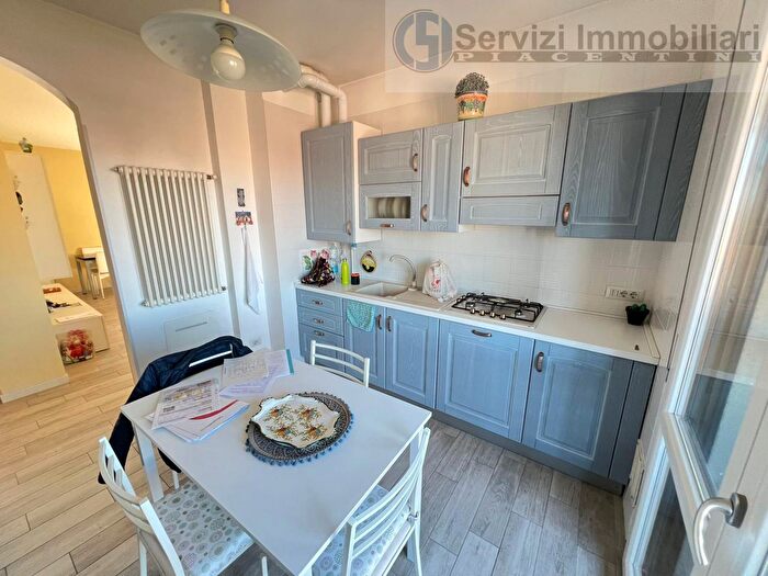 Appartamento quadrilocale in vendita in Via Cornelio Musso, Piacenza