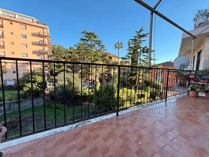 Appartamento con 5 locali in vendita in Santa Lucia, Imperia