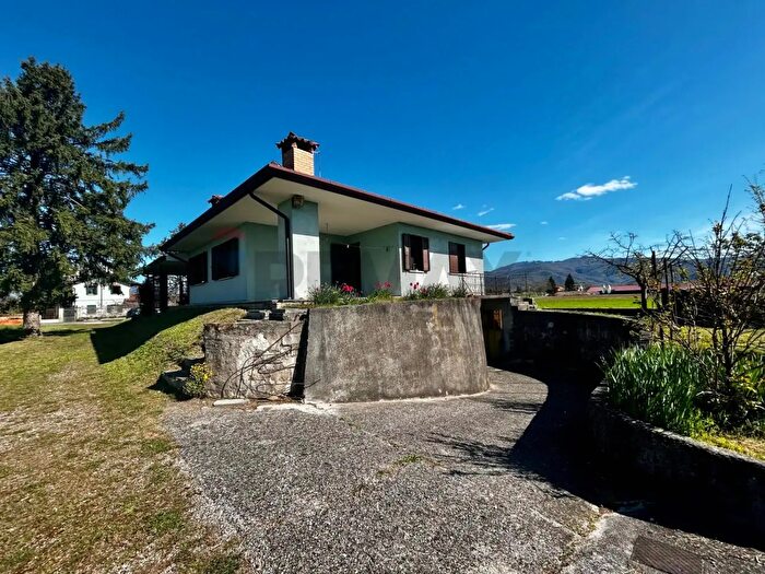 Casa con 9 locali in vendita in Via Matteotti, Faedis