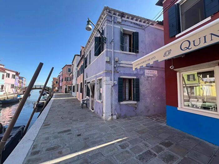Casa con 5 locali in vendita in Venezia