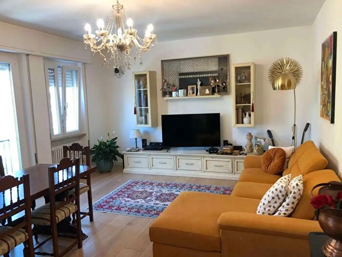 Appartamento con 6 locali in vendita in Piazza G d'Annunzio, Perugia