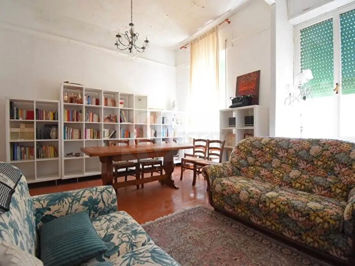 Appartamento con 7 locali in vendita in Corso Angioy, Bono