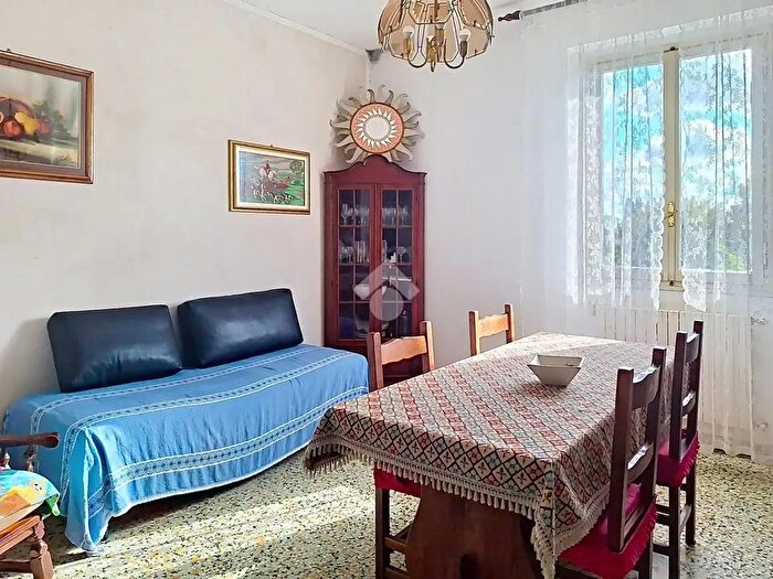 Casa con 5 locali in vendita in Via Napoleone, San Giuliano Terme