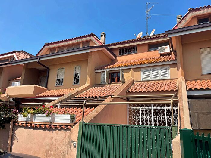 Casa trilocale in vendita in Fiumicino