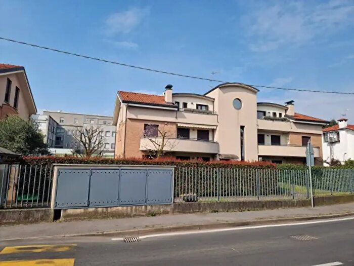 Appartamento bilocale in vendita in Via Vecchia Comasina, Cesate