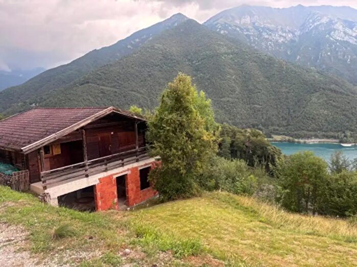 Casa trilocale in vendita in Via al Roccolo, Ledro