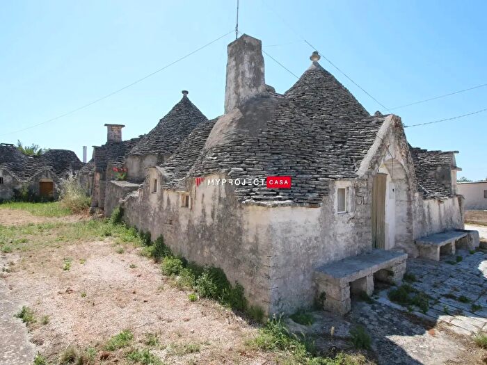 Casa con 12 locali in vendita in Contrada Popoleto, Alberobello