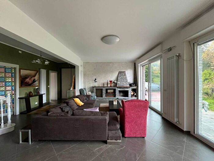 Casa con 6 locali in affitto in Strada Val Salice, Colle della Maddalena, Torino