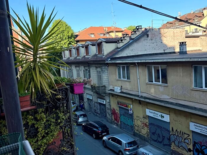Appartamento trilocale in vendita in Via Giulia di Barolo, Torino