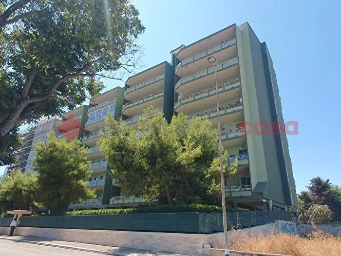 Appartamento con 5 locali in vendita in Via Gentile, Bari