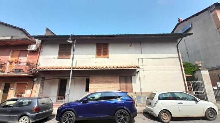 Appartamento trilocale in vendita in Via Giuseppe Garibaldi, Manziana