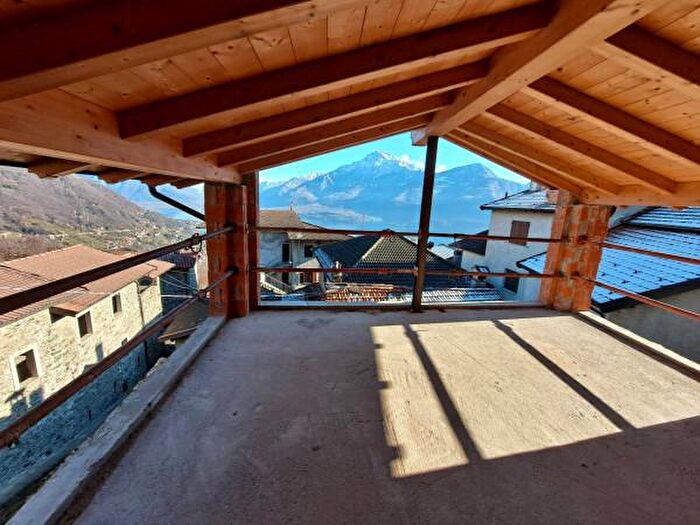 Casa trilocale in vendita in Via Brenzio, Gravedona ed Uniti