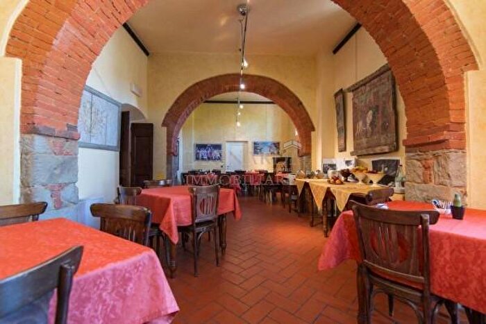 Casa con 6 locali in vendita in Via Ponti Po, Loro Ciuffenna