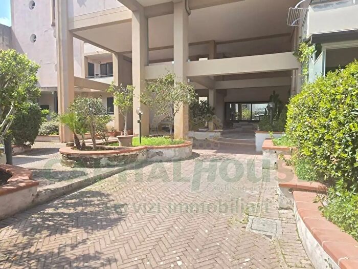 Appartamento trilocale in vendita in Via Tedeschi, Caserta