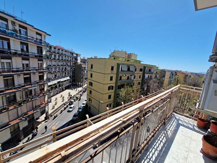 Appartamento quadrilocale in affitto in VIA SAVERIO ALTAMURA BIS, Arenella, Napoli
