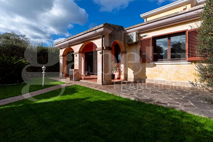 Casa quadrilocale in vendita in Via Linosa, Capoterra