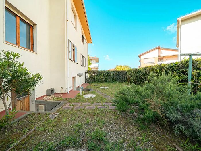 Appartamento con 5 locali in vendita in Rosignano Marittimo