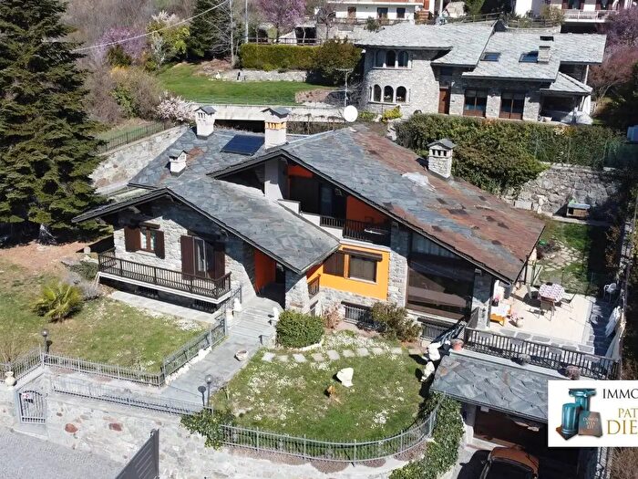 Casa con 11 locali in vendita in Villaggio Chantignan, Quart