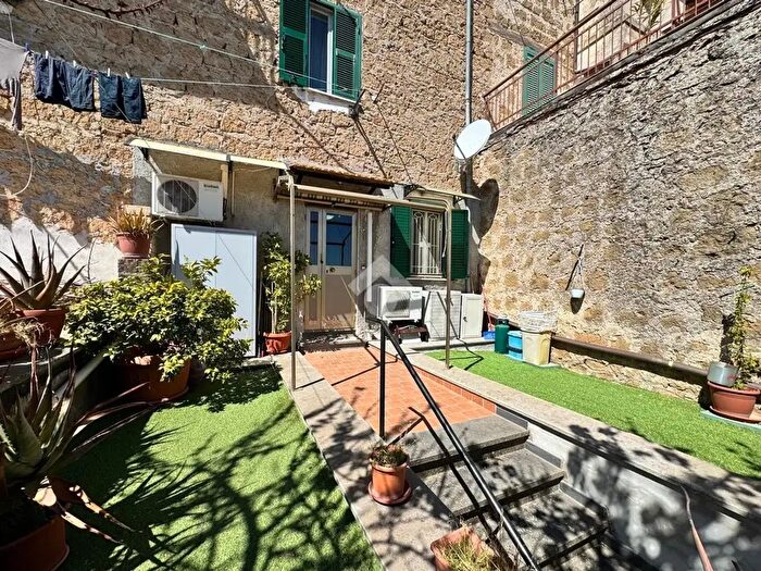 Appartamento bilocale in vendita in Via Etruria, Piansano