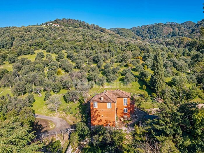 Casa con 5 locali in vendita in Via del Giardino Snc, Massarosa