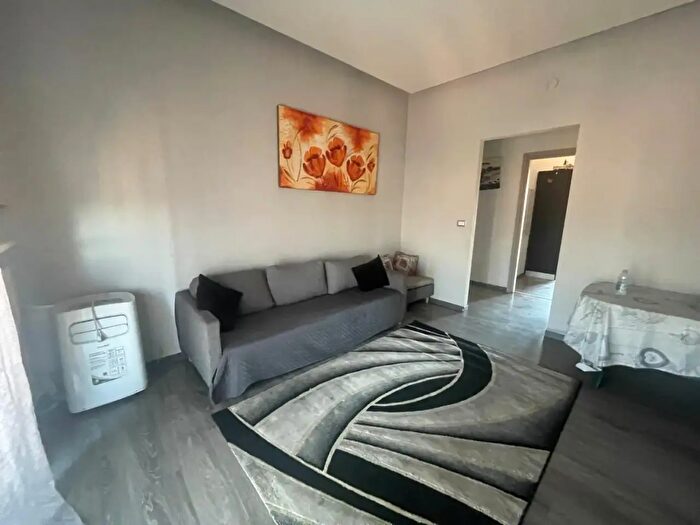 Appartamento trilocale in vendita in Via Pozzo, Piacenza