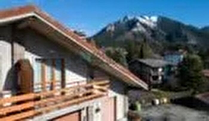 Appartamento trilocale in vendita in Castione Della Presolana